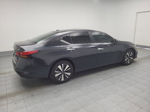 Used 2022 Nissan Altima 2.5 SV FWD image 10
