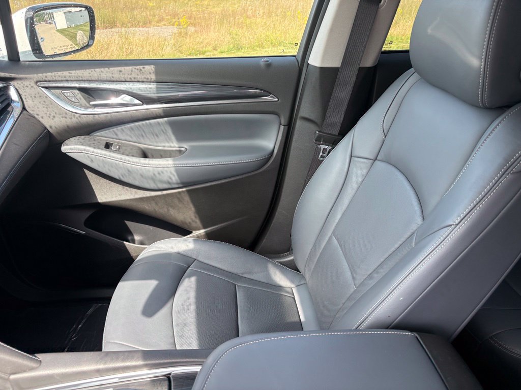 Used 2021 Buick Enclave Essence FWD image 17