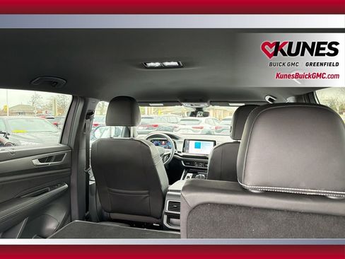 Used 2025 Volkswagen Atlas Cross Sport SE AWD/4WD image 40