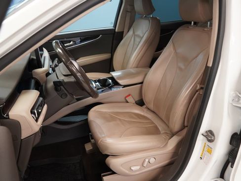 Used 2022 Lincoln Nautilus Reserve AWD/4WD image 3