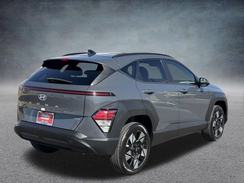 Used 2024 Hyundai Kona SEL AWD/4WD image 3