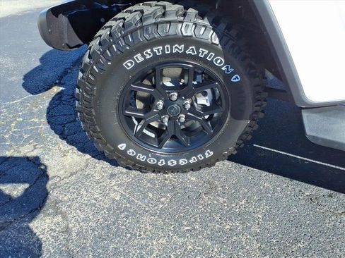 New 2025 Jeep Gladiator Sport image 6