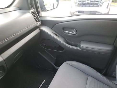 Certified 2023 Nissan Frontier SV w/ Midnight Edition Package AWD/4WD image 34