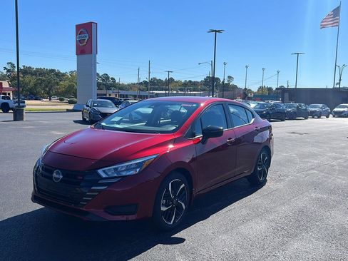 New 2025 Nissan Versa SR w/ Trunk Package image 1