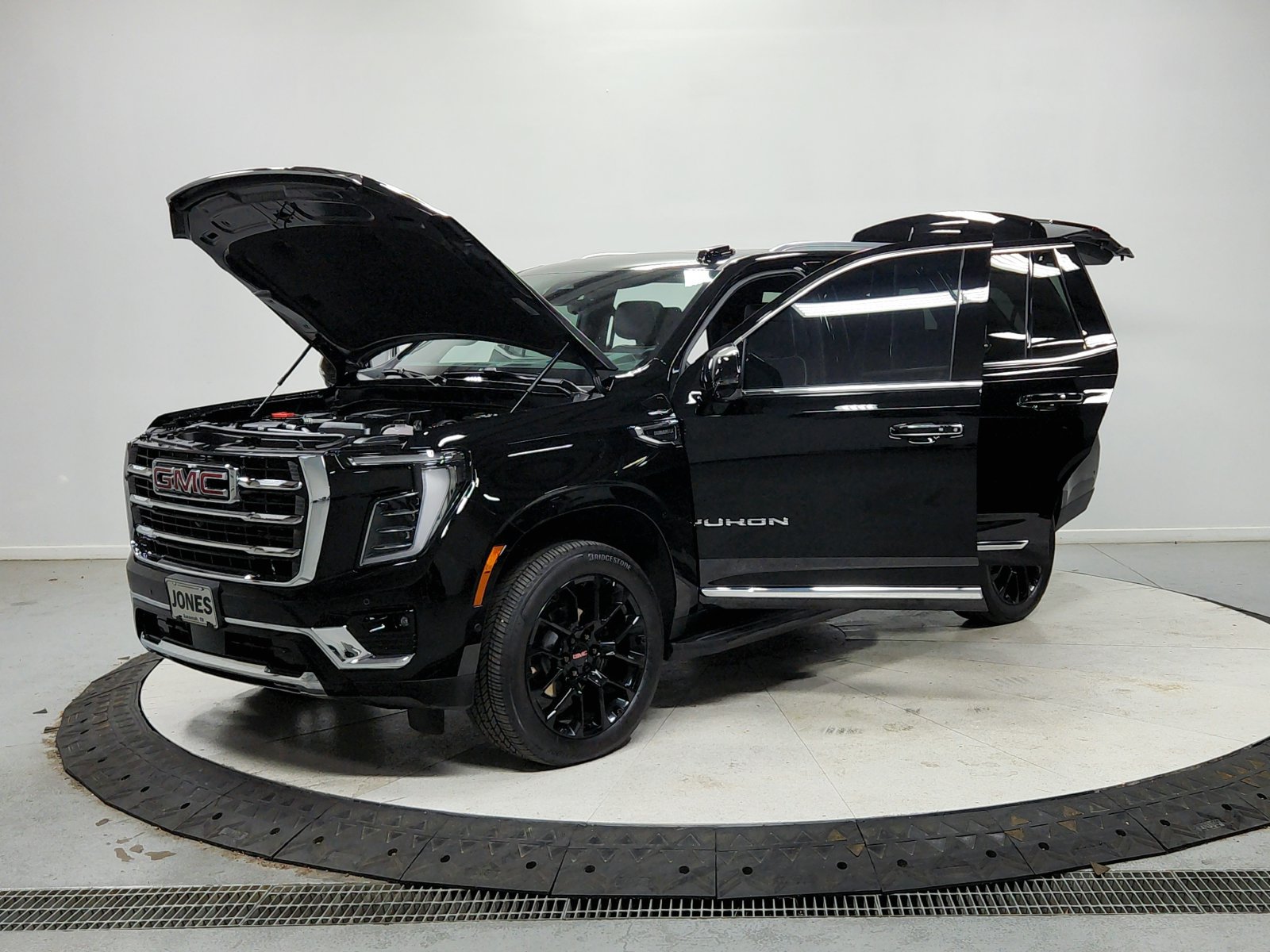 Used 2026 GMC Yukon Elevation w/ Elevation Premium Package AWD/4WD image 12