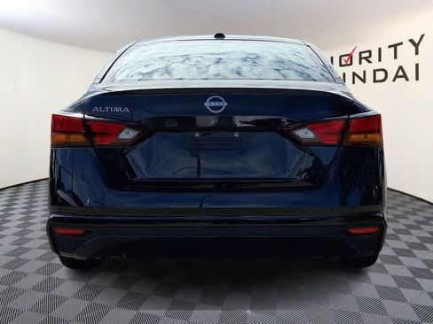 Used 2025 Nissan Altima 2.5 SV FWD image 5