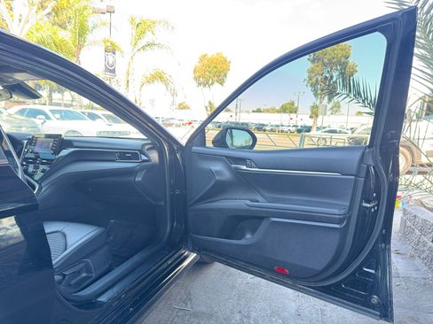 Used 2022 Toyota Camry SE FWD image 16