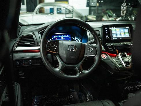 Used 2024 Honda Odyssey Sport image 16