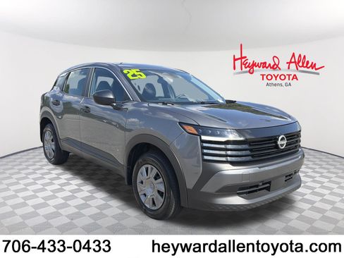 Used 2025 Nissan Kicks S FWD image 1