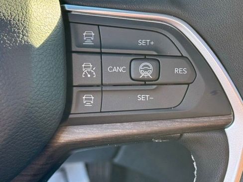 New 2026 Jeep Grand Cherokee L Limited image 16