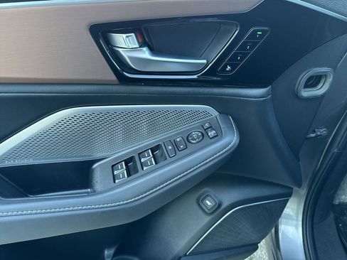 Used 2022 Acura MDX SH-AWD w/ Technology Package image 17