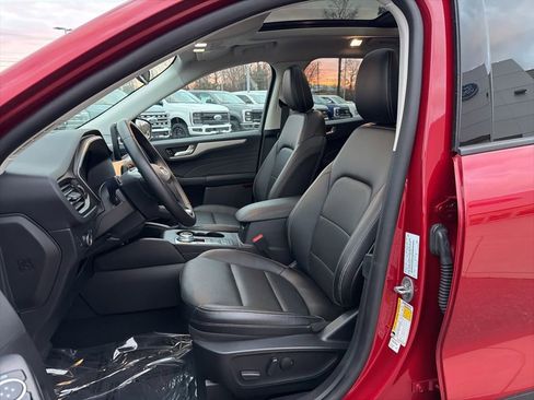 Certified 2022 Ford Escape SEL w/ Technology Package image 10