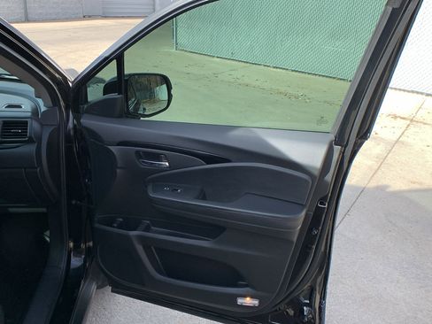 Used 2021 Honda Pilot Touring image 31