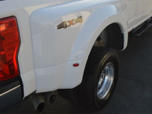 Used 2018 Ford F350 XLT AWD/4WD image 6