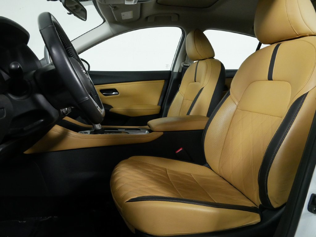 Used 2025 Nissan Sentra SV w/ SV Premium Package FWD image 15