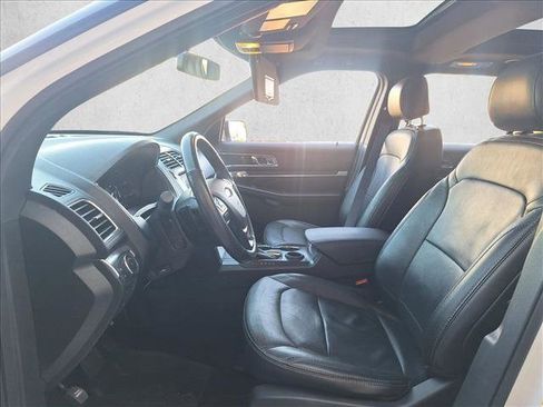 Used 2017 Ford Explorer Limited image 9