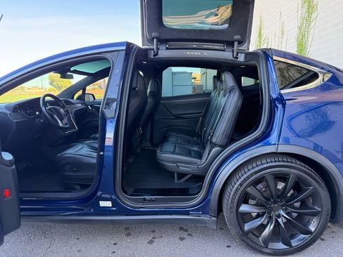 Used 2017 Tesla Model X 75D image 12