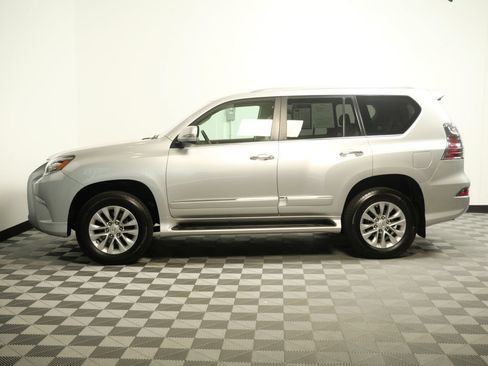 Used 2017 Lexus GX 460 Premium w/ Premium Package AWD/4WD image 5