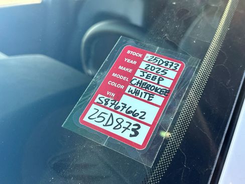 New 2025 Jeep Grand Cherokee L Altitude image 27