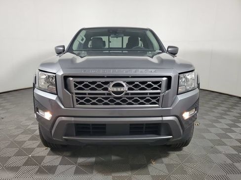 Used 2022 Nissan Frontier SV RWD image 2