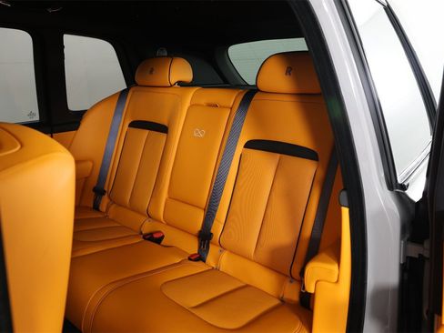 New 2026 Rolls-Royce Cullinan Black Badge image 37