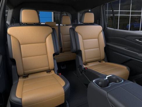 New 2027 Chevrolet Traverse Z71 w/ LPO, Floor Liner Package AWD/4WD image 18