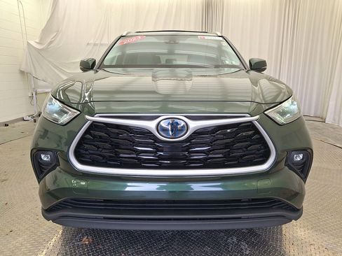 Certified 2023 Toyota Highlander XLE image 29