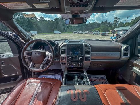 Used 2018 Ford F250 King Ranch w/ King Ranch Ultimate Package AWD/4WD image 9