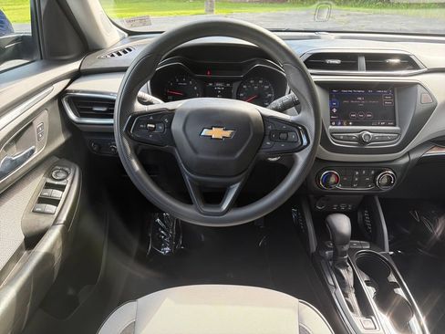 Used 2023 Chevrolet TrailBlazer LT FWD image 24
