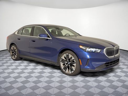 Used 2026 BMW 530i RWD image 6