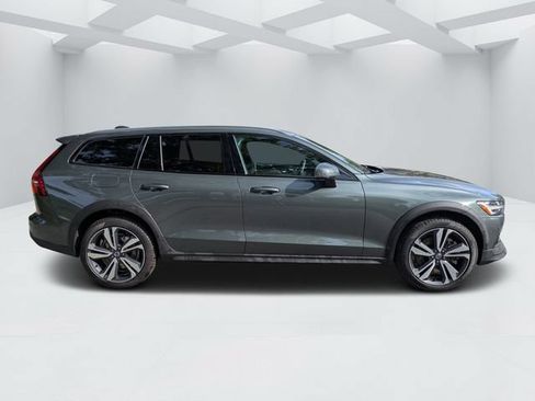 New 2026 Volvo V60 B5 Cross Country Plus w/ Protection Package Premier AWD/4WD image 2