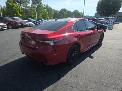 Used 2021 Toyota Camry XSE FWD image 9