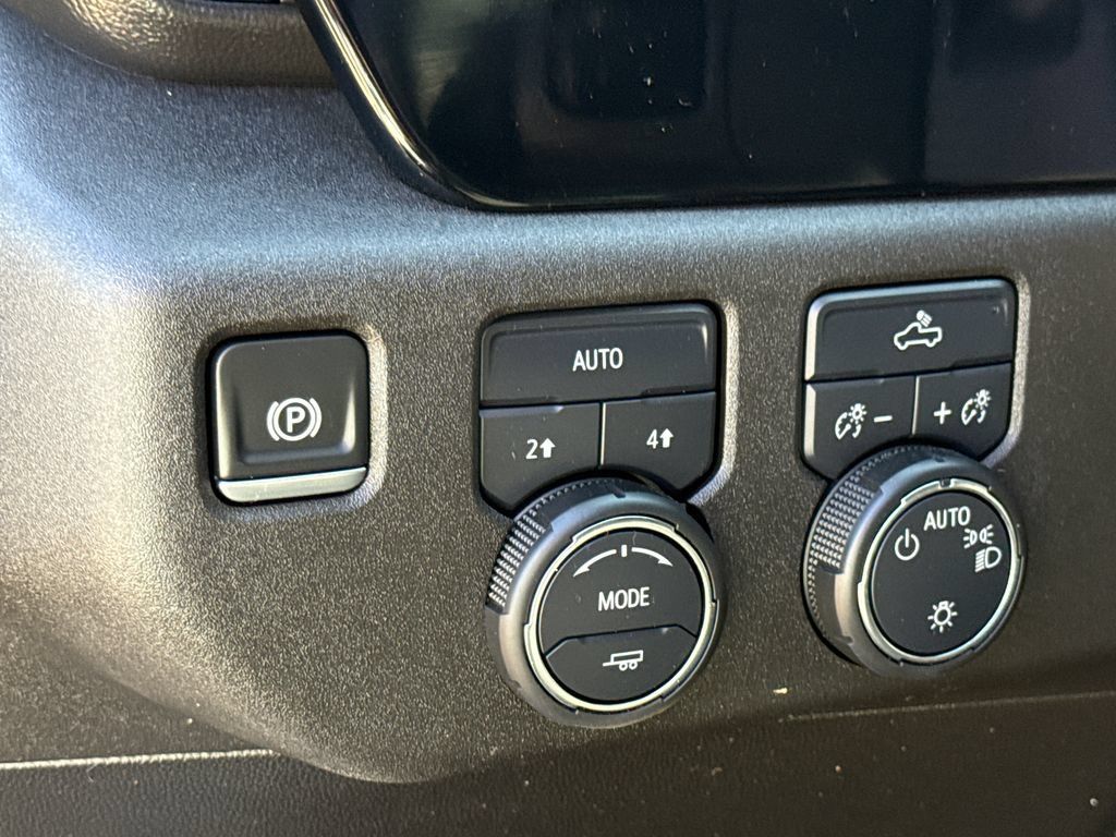 Used 2024 Chevrolet Silverado 1500 LT AWD/4WD image 20
