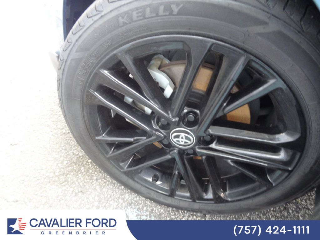 Used 2025 Toyota Camry SE FWD image 35