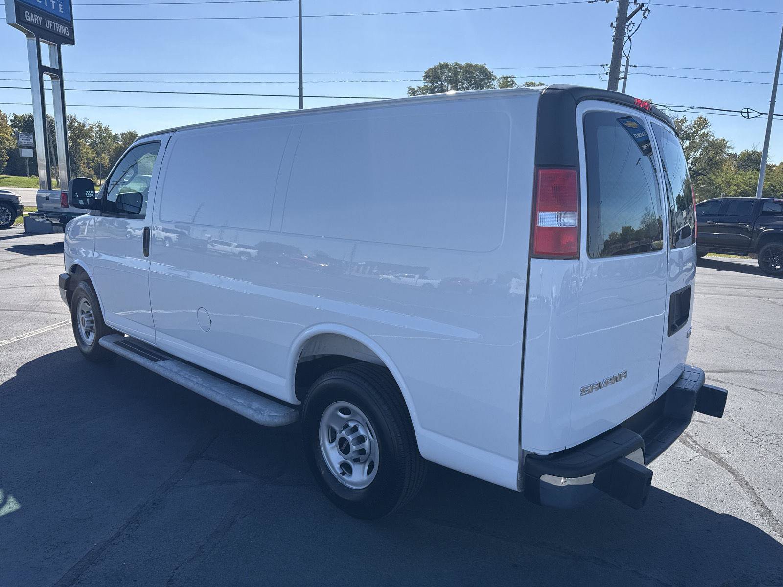 Used 2025 GMC Savana 2500 w/ Driver Convenience Package RWD image 2
