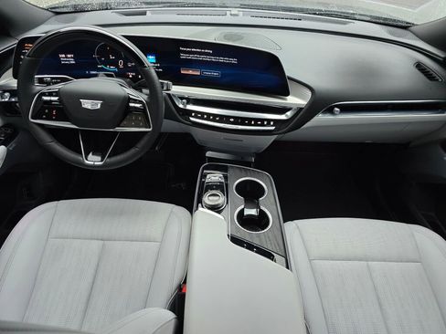 Certified 2023 Cadillac Lyriq Luxury image 25