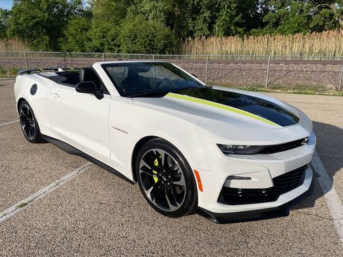 Used 2023 Chevrolet Camaro SS RWD image 98