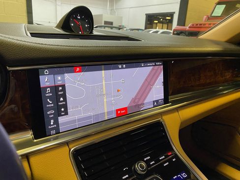 Used 2020 Porsche Panamera 4S image 18