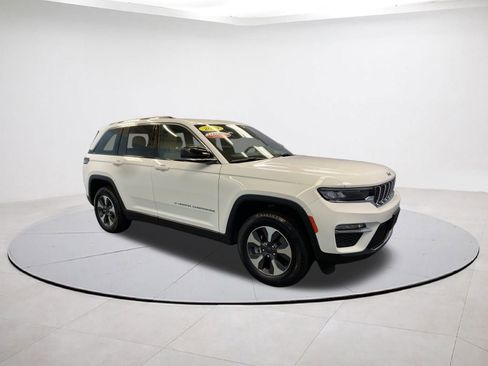Used 2023 Jeep Grand Cherokee 4WD 4xe image 7