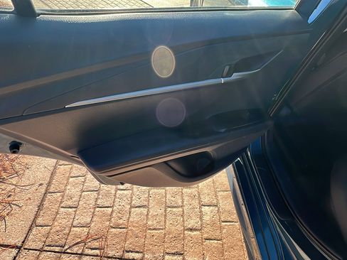 Used 2025 Toyota Camry SE image 23