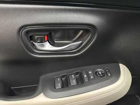 Used 2024 Honda HR-V LX image 18