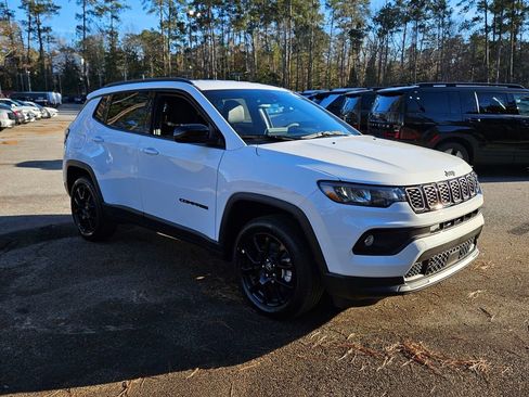 New 2026 Jeep Compass Latitude image 1