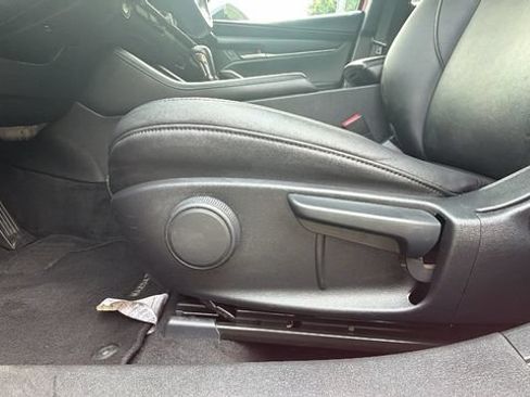 Used 2024 MAZDA MAZDA3 s FWD image 20