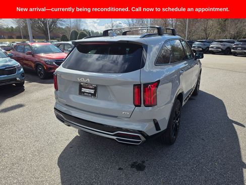 Used 2023 Kia Sorento SX image 5