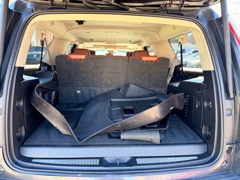 Used 2018 Cadillac Escalade ESV Luxury image 29