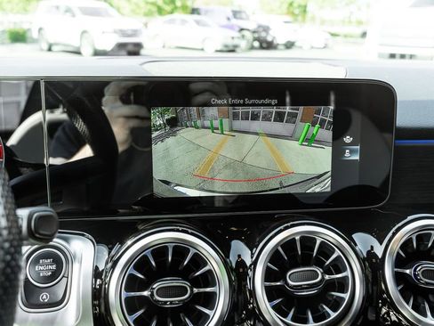 Used 2022 Mercedes-Benz GLB 35 AMG 4MATIC image 10