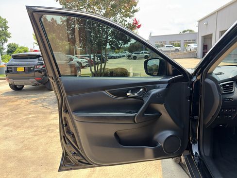 Used 2020 Nissan Rogue SL w/ Premium Package FWD image 9