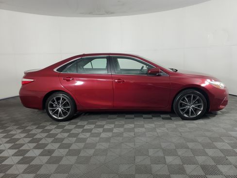 Used 2017 Toyota Camry XSE w/ Moonroof Package FWD image 3
