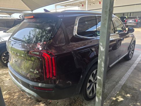 Used 2021 Kia Telluride EX w/ EX Premium Package AWD/4WD image 8