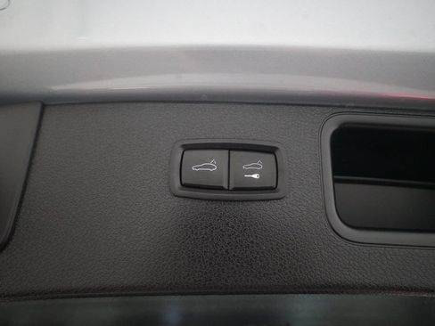 Used 2020 Porsche Macan AWD/4WD image 10